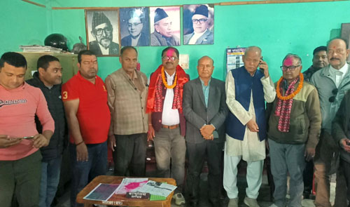 पूर्व महाप्रबन्धक मेहता र  समाजसेवी यादव काँग्रेसमा प्रवेश