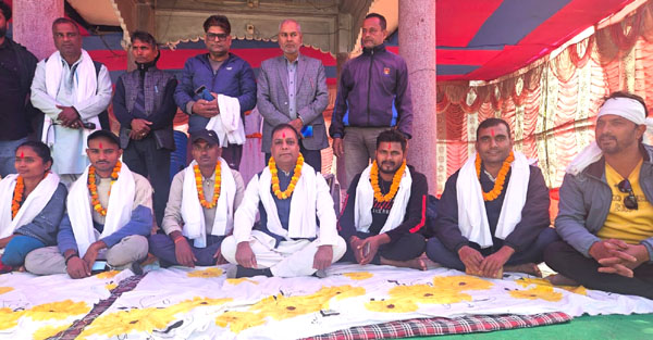 अनसनप्रति ऐक्यबद्धता जनाउनेहरुको संख्या बढ्दै 