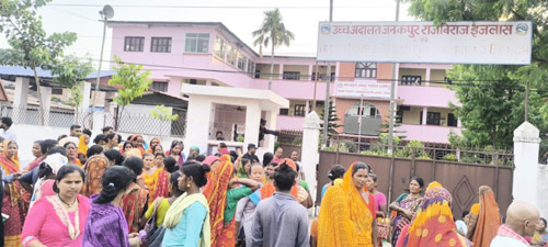 सहकारी पीडितद्वारा उच्च अदालत अगाडी प्रदर्शन