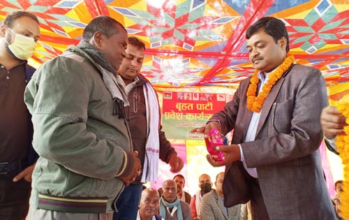 काँग्रेस र नेकपा परित्याग गरि सयौं जसपामा प्रवेश