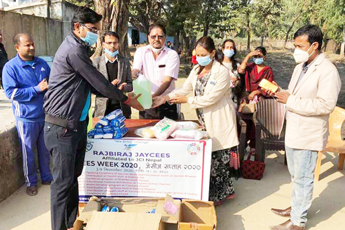 कैदीबन्दीलाई स्वास्थ्य सामग्री प्रदान