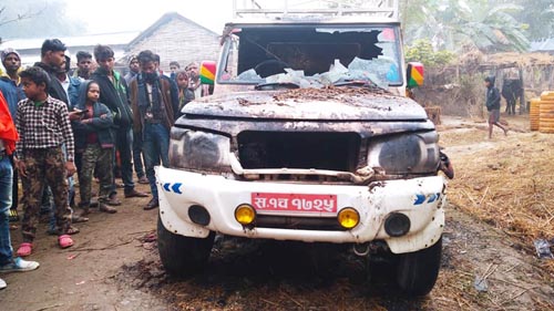 पार्किङ गरिएको भ्यानमा आगजनी