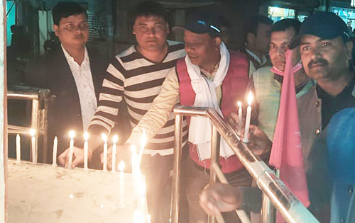 सर्वोच्चद्वारा प्रतिनिधिसभा पुर्नवहाली खुशीयालीमा सप्तरीमा दिप प्रज्जवलन