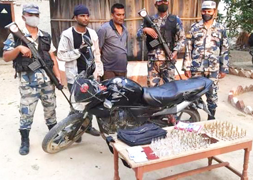 सशस्त्र प्रहरीद्वारा लागु औषधसहित दुई यूवक पक्राउ