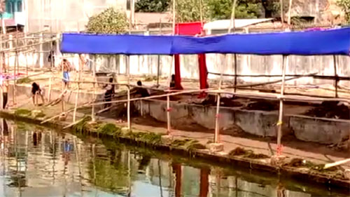 आज साँझ अस्ताउँदो सूर्यलाई अर्घ दिइदै 