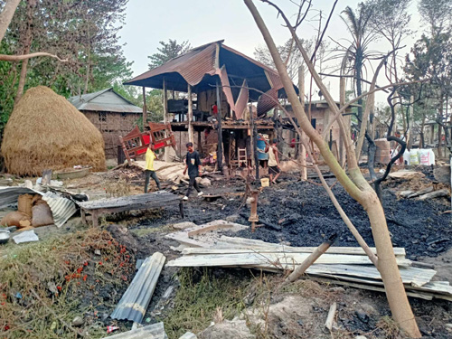 सप्तरीको परेमारामा भिषण आगलागि, १२ परिवारको २४ घर जल्यो 