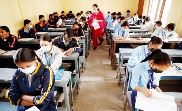 सप्तरीमा ७१ परिक्षार्थीको परिक्षा  रद्द, एक कर्मचारी पनि कारवाहीमा