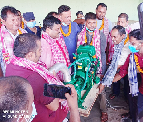 कृषि क्षेत्रलाई आधुनिकीकरण गर्नका लागि प्रदेश सरकारद्वारा विभिन्न मेशिनरी औजार तथा उपकरण वितरण