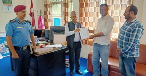 सवारीसाधनमा प्रेस लेखेर  चलाउने क्रम बढेपछि नियन्त्रणका  लागि प्रशासनसँग आग्रह