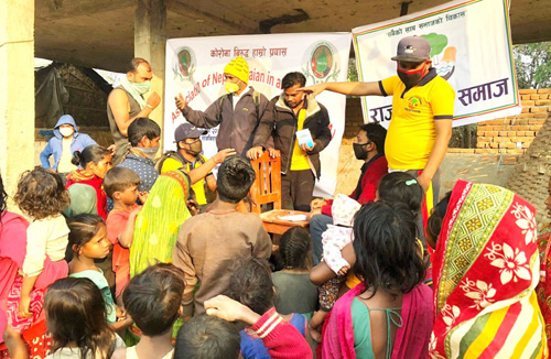 विपन्न गरिबलाई स्वास्थ्य सामग्री निःशुल्क वितरण