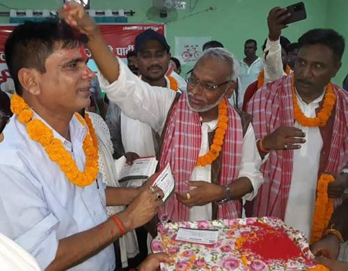 निवर्तमान मेयर पुरानै पार्टीमै फर्किए उनीसँगै चारसय जना लोसपामा प्रवेश