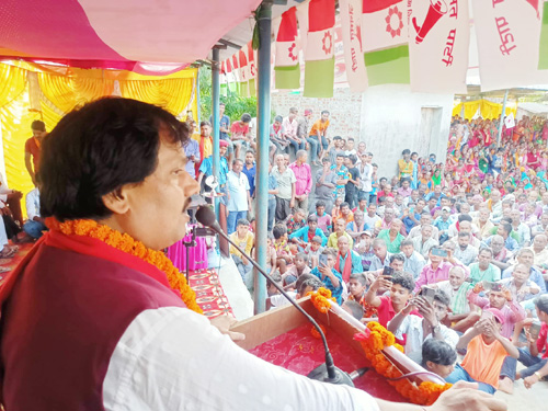 “डेट एक्सपायर” भइसकेका पार्टीबाट  आशा नगरौं ः डा. सीके राउत, आफ्नो नेतृत्वको पार्टी ‘बुलेट ट्रेन’ 