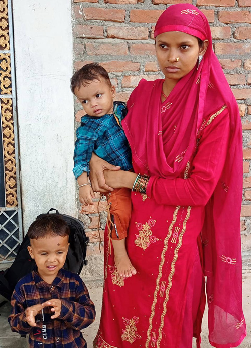 दुई सन्तानकी आमा पलियालाई आदालतको  आदेशपछि गृह प्रवेश गराइयो 