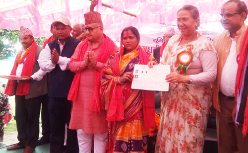 दुई बर्षमा सबै भुमिहिनलाई जग्गा उपलब्ध हुने ः मन्त्री श्रेष्ठ
