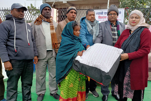 वडा नं. ६ द्वारा ठूलो परिमाणमा  फाइबर सिरक वितरण