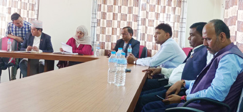 तोकिएको समयमा काम सम्पन्न गराउन  निर्माण कम्पनीसँग लिखित प्रतिबद्धता 