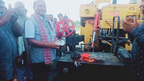 कठौना–पातो सडक खण्ड तीन दशकपछि कालोपत्रे हुँदै 