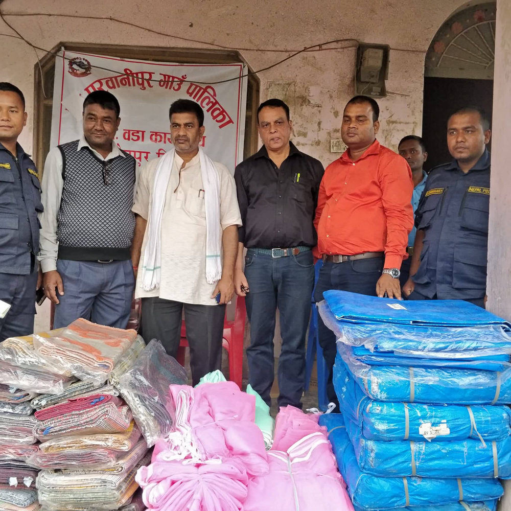 डा. टेक नारायणद्वारा हावाहुरीमा ज्यान गुमाएका परिवारलाई राहत प्रदान