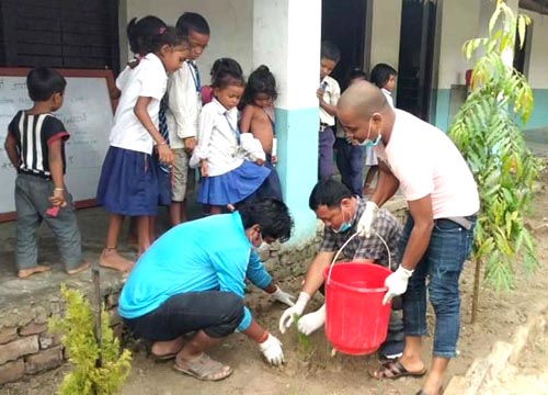 बृक्षारोपण गरेर सबलले मनायो स्थापना दिवसमा 