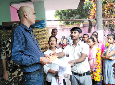 बाल दिवसमा बालबालिकाद्वारा विरोध  प्रदर्शन, प्रमुखलाई पाँच रुपैयाको सहयोग 
