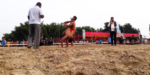 मधवापुरमा कुस्ती प्रतियोगिता सुरू 