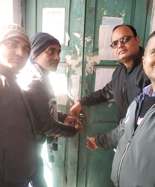 आंशिक प्राध्यापकद्वारा क्याम्पस प्रमुख कक्षमा तालाबन्दी