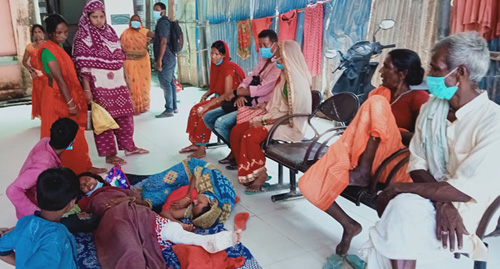 अस्पतालका चिकित्सकले बिरामीलाई  दुव्र्यबहार र गालीगलौज गर्दै बाहिर निकाले