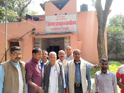 जिर्ण सडक अविलम्ब मर्मत नगरिए आफै धर्नामा बस्ने सांसद चौधरीको चेतावनी