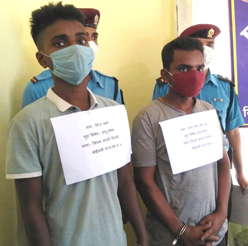 ब्राउन सुगरसहित दुई कारोबारी पक्राउ