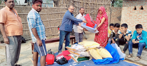 आगलागिमा ९ लाख मुल्य बराबरको क्षति, गाउँपालिकाद्वारा राहत बितरण