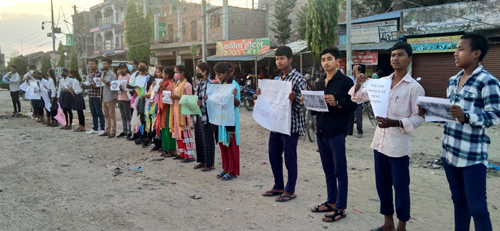 फोहोर र प्रदुषण अन्त्य गर्न तथा  वातावरण संरक्षण गर्न माग गर्दै प्रदर्शन