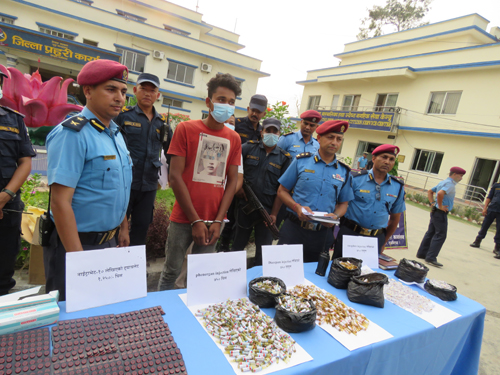 बिक्रिका लागि राखिएको लागु  औषधसहित कारोवारी पक्राउ
