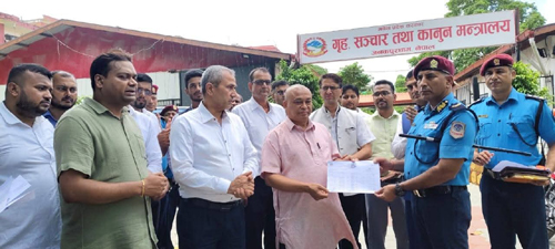 मधेस प्रदेश सरकारद्वारा सुरक्षा  निकायलाई सवारी साधन हस्तान्तरण