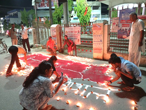 सुख, समृद्धि र शान्तिको लागि दीप प्रज्वलन 