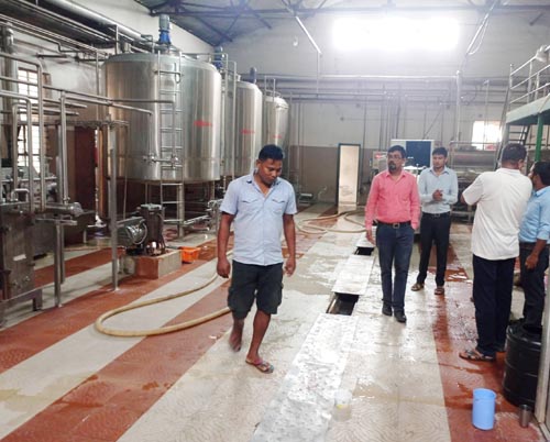 दुध उत्पादन र बिक्रि गर्ने स्थानमा अनुगमन