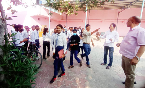 तोकेको भन्दा बढी शुल्क लिएको भन्दै विद्यार्थीद्वारा प्रदर्शन