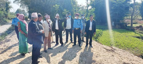 जनप्रतिनिधि र प्रशासनिक टोलीद्वारा कटान प्रभावित क्षेत्रको निरिक्षण