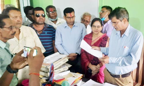 निर्वाचित जनप्रतिनिधिद्वारा  राजिनामा