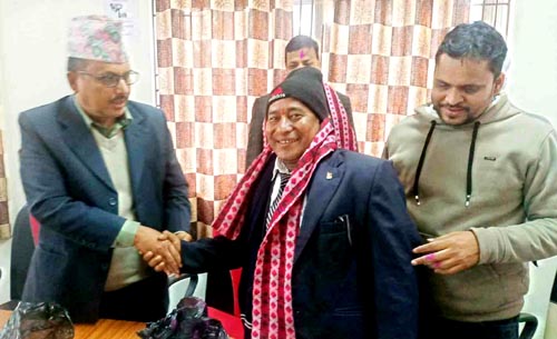 तीन जना राष्ट्रसेवक कर्मचारी सम्मानित