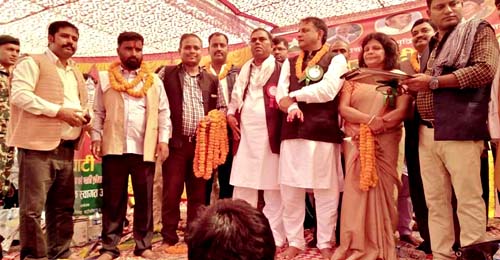 समाजवादी पार्टीमा हजारौं प्रवेश